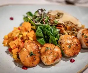 seared scallop entree